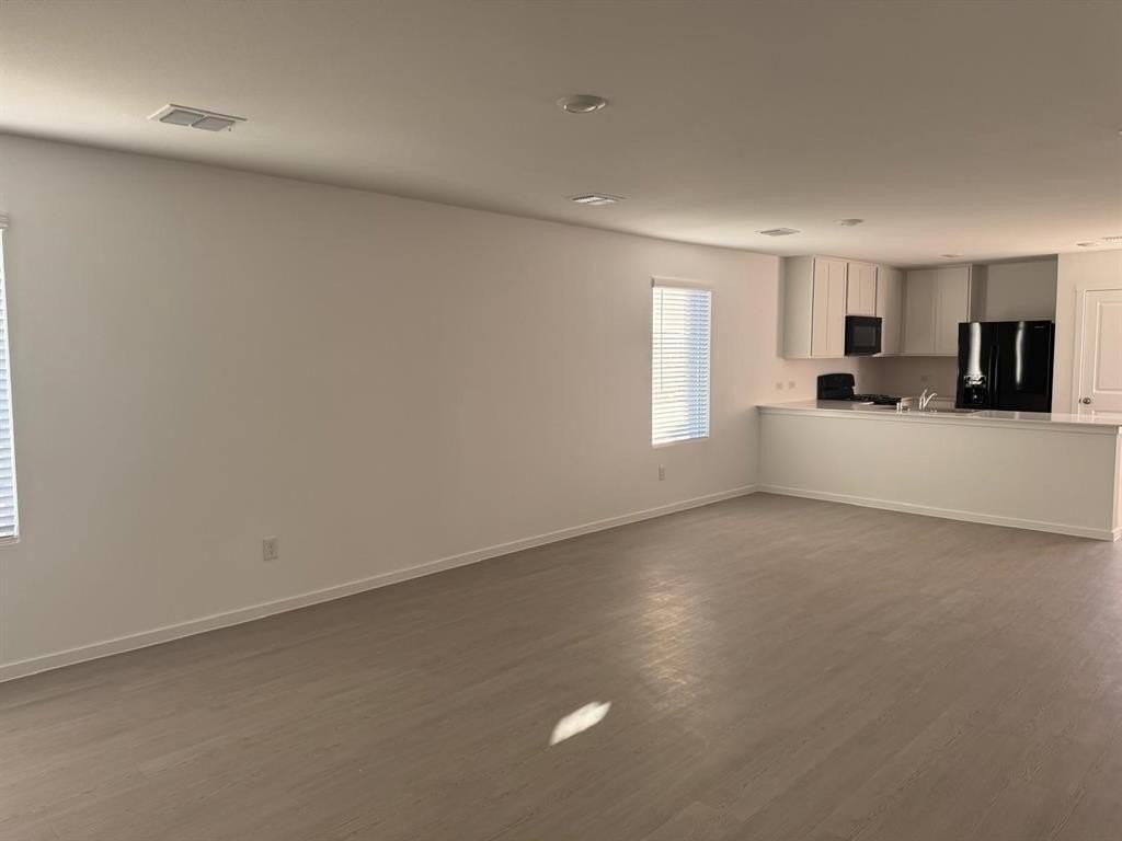 7505 Fenton Pkwy - Photo 7 of 30