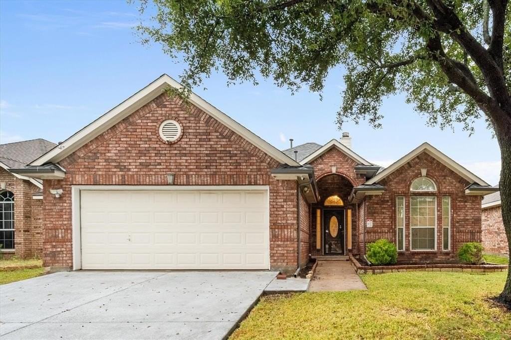 4412 Ridgeway Dr - Photo 2 of 32