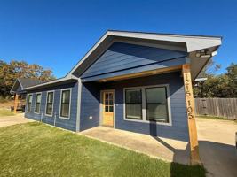 featured image of 1215 Oak Drive #105