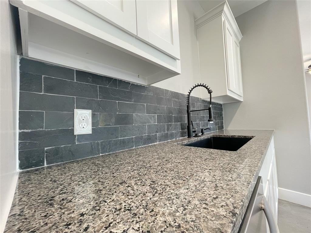 1215 Oak Dr #105 - Photo 6 of 17