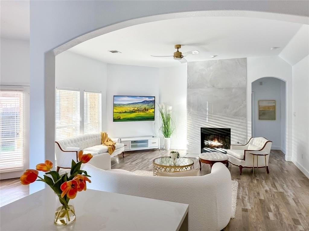 9402 Grosvenor Place