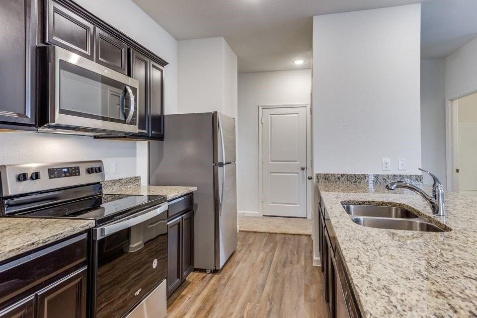 205 Briar Cv - Photo 3 of 11