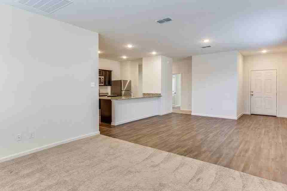 205 Briar Cv - Photo 4 of 11