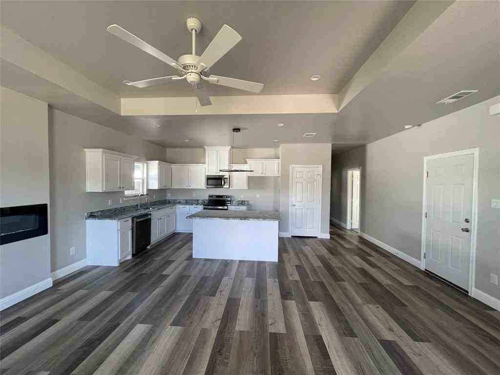 813 Sayle St - Photo 4 of 11