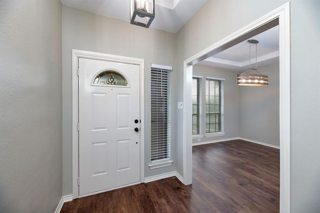 2311 Wimbledon Dr - Photo 4 of 31