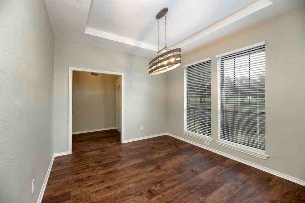 2311 Wimbledon Dr - Photo 5 of 31