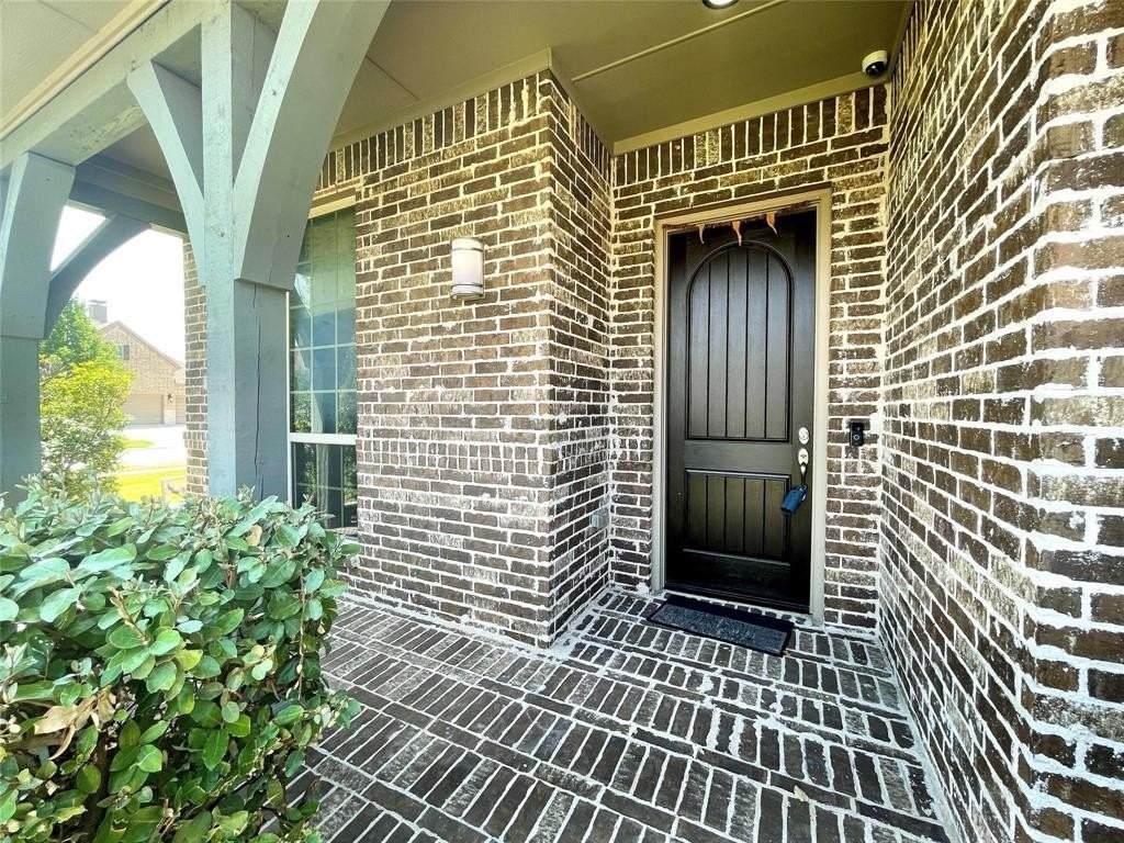 415 Sleepy Creek Dr - Photo 2 of 36