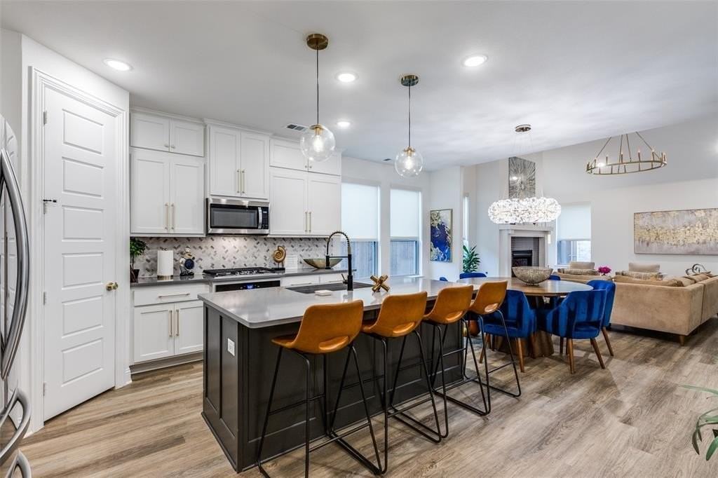 2413 Latimer Mews - Photo 7 of 35