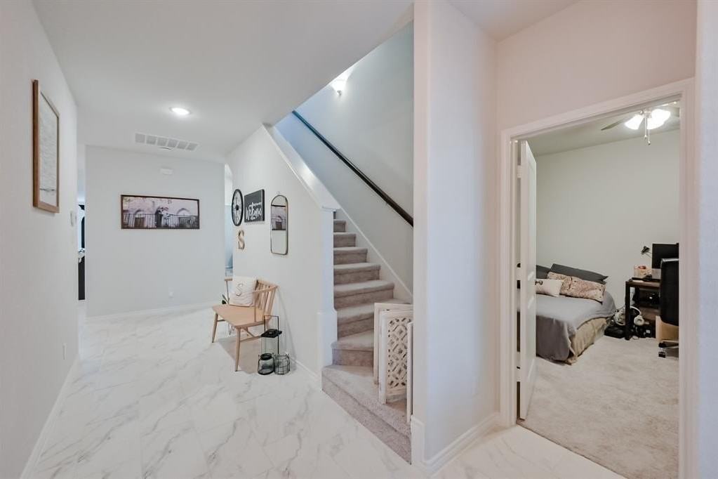 10621 Alpine Meadow Ln - Photo 5 of 35