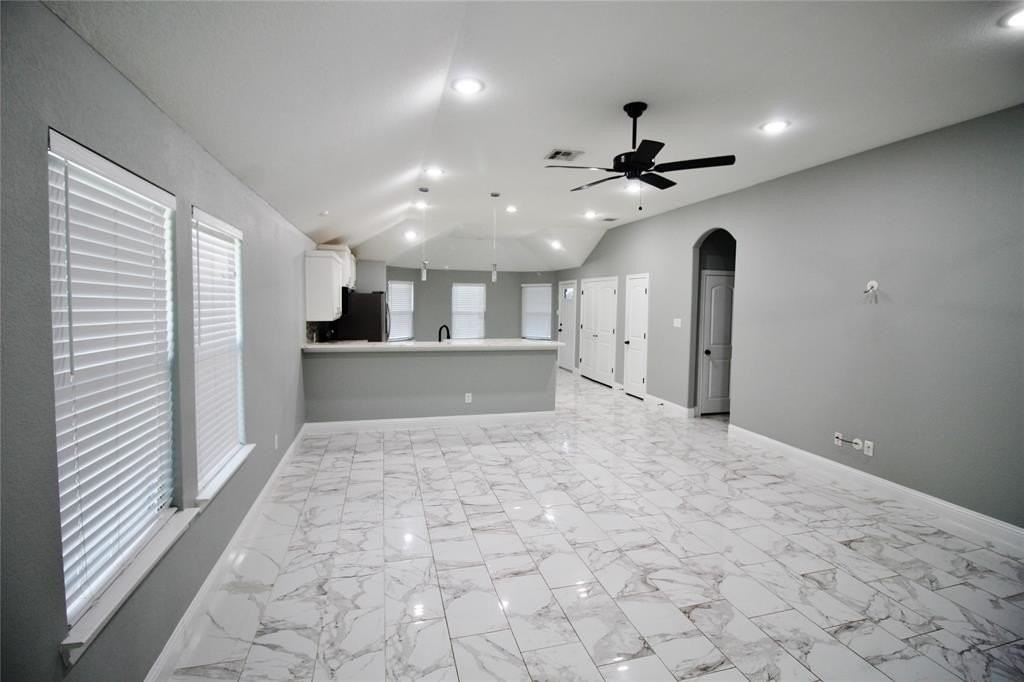 2914 Britton Dr - Photo 2 of 31