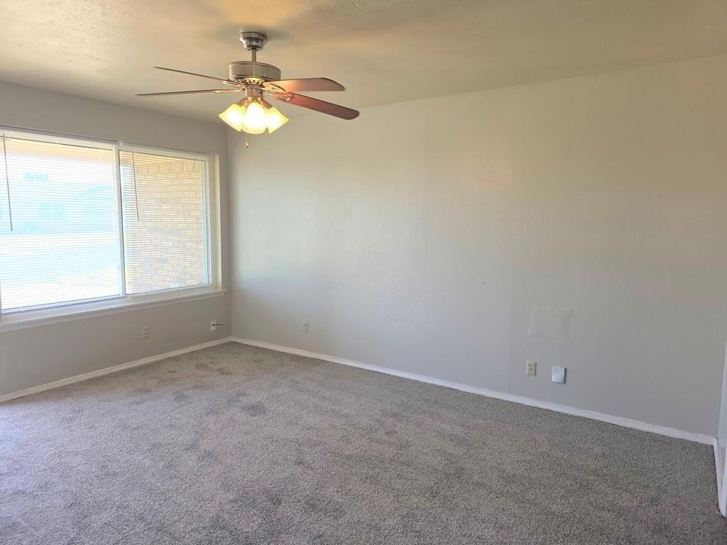 4610 Storey Ave - Photo 3 of 16