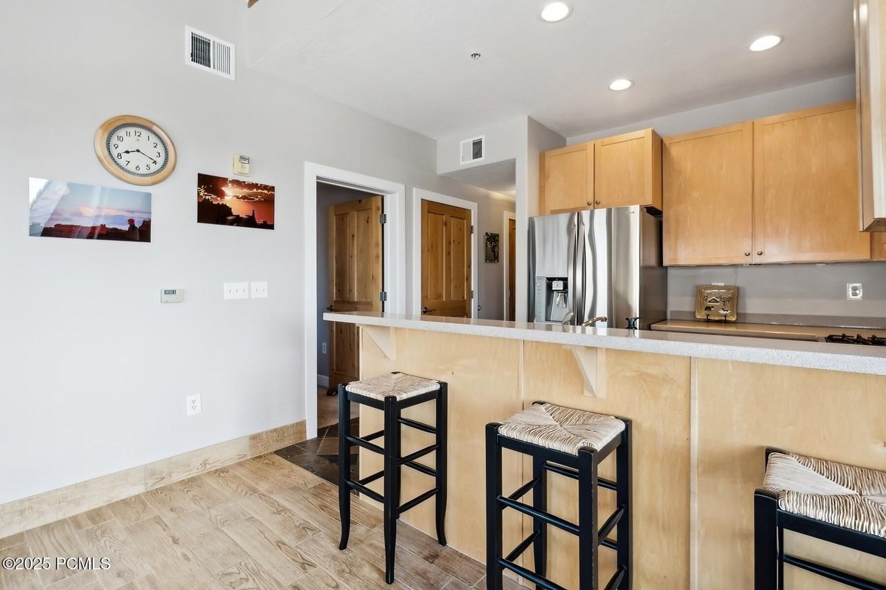 Overland Drive - Photo 6 of 31