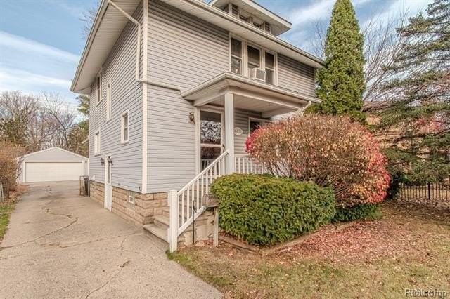 613 East Lincoln Avenue