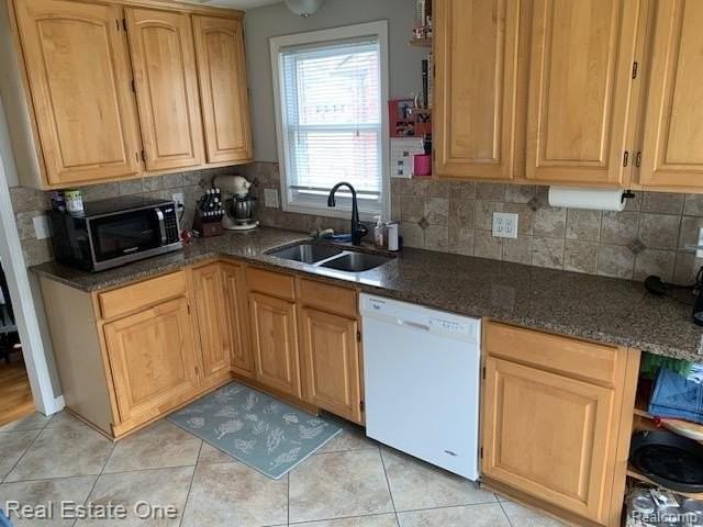 3921 Custer Ave - Photo 4 of 14