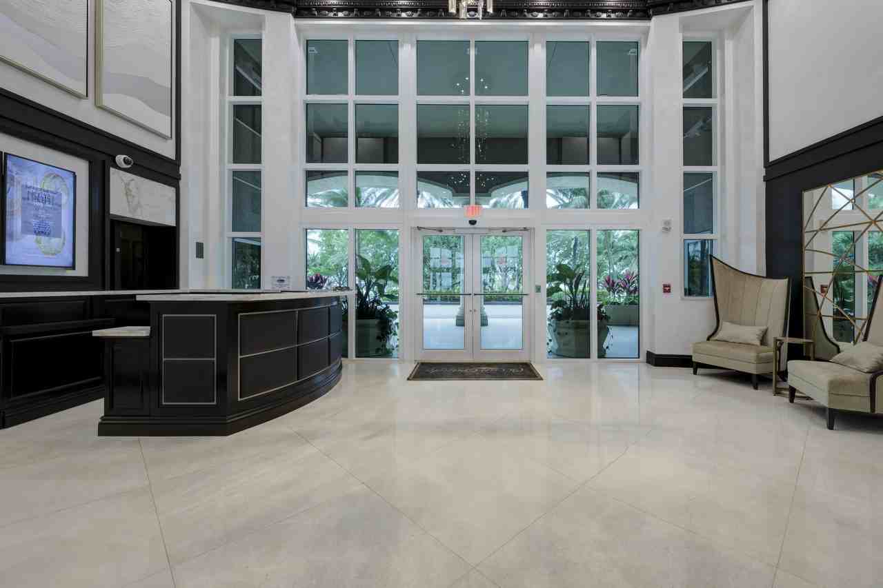 1063 Hillsboro Mile #301 - Photo 3 of 45