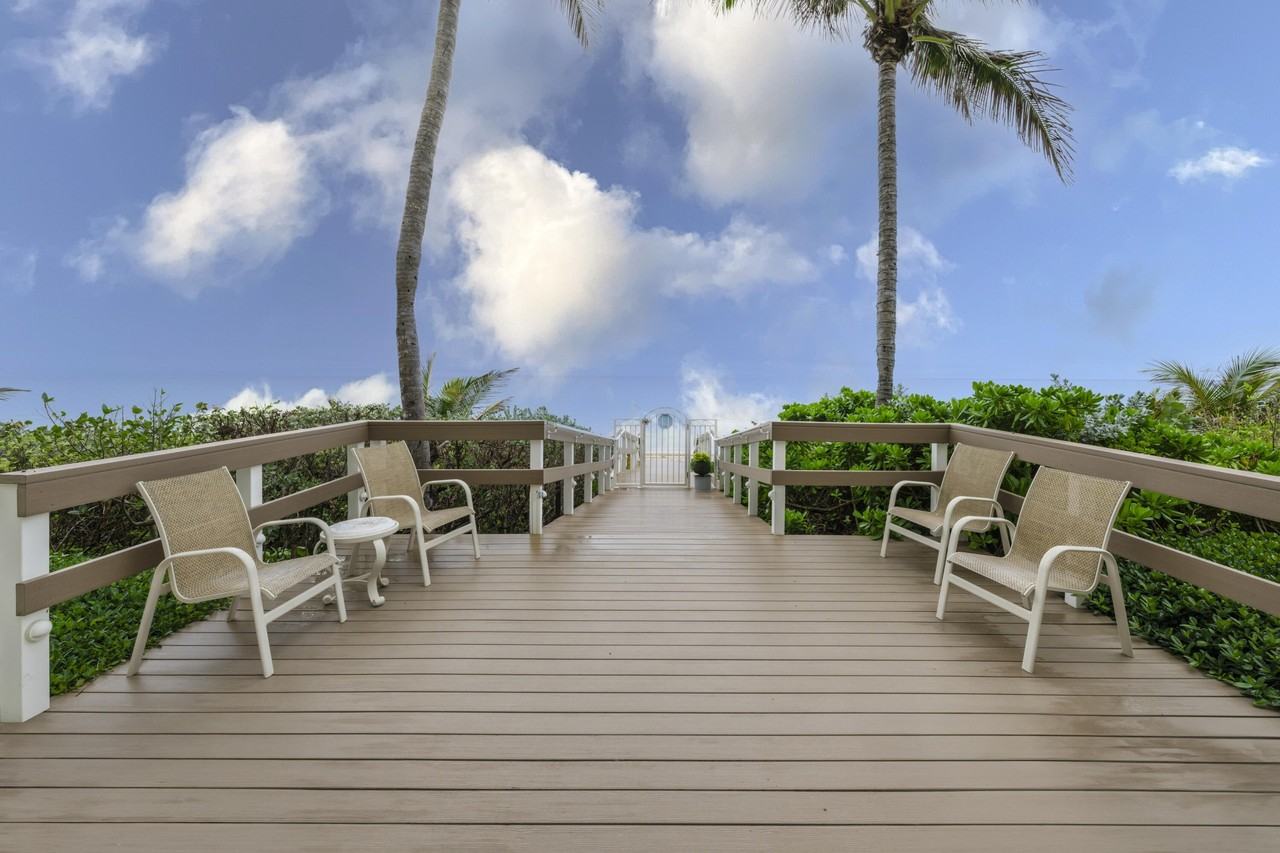 1063 Hillsboro Mile #301 - Photo 7 of 45