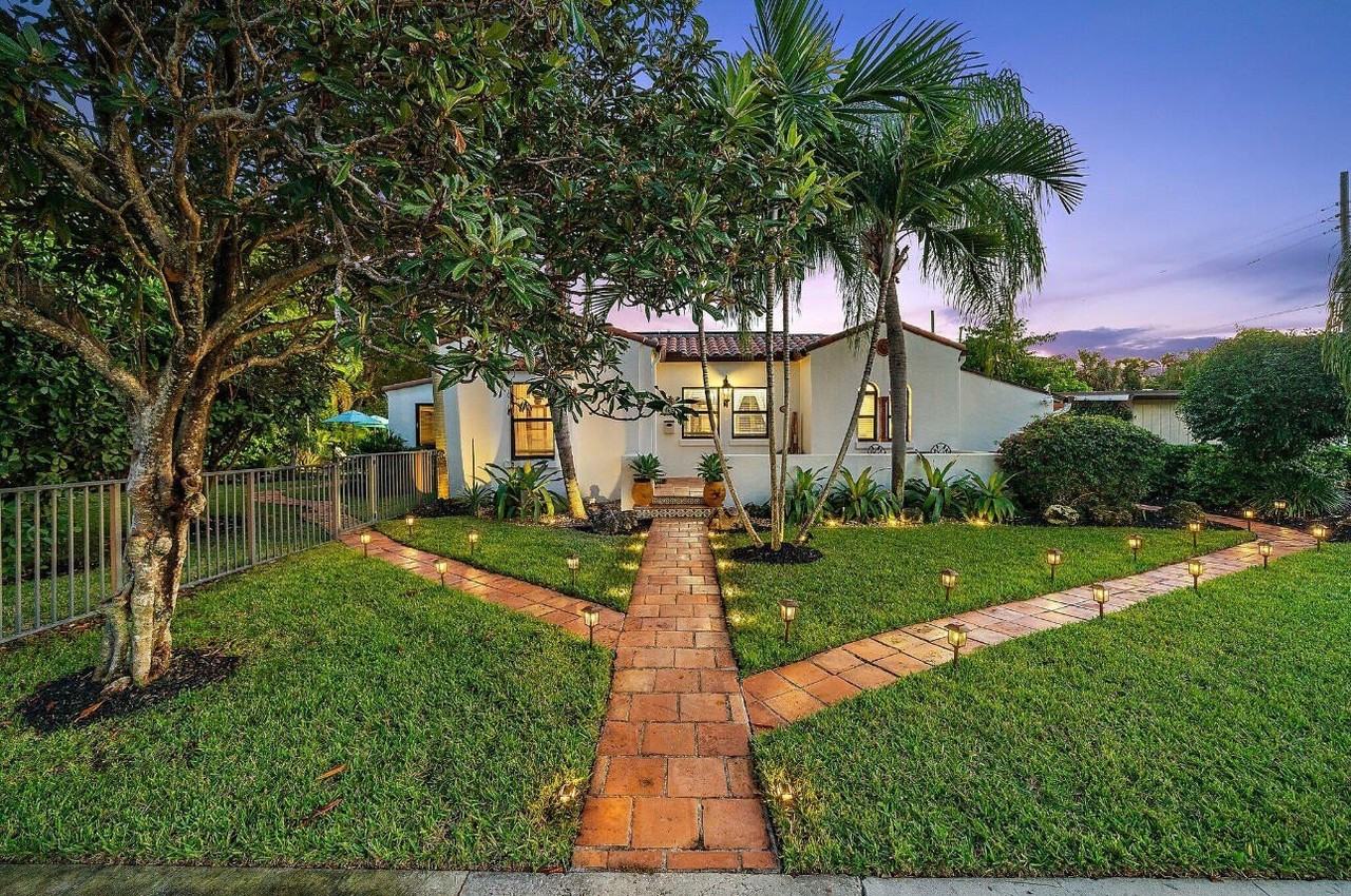 400 33rd St - Photo 2 of 50