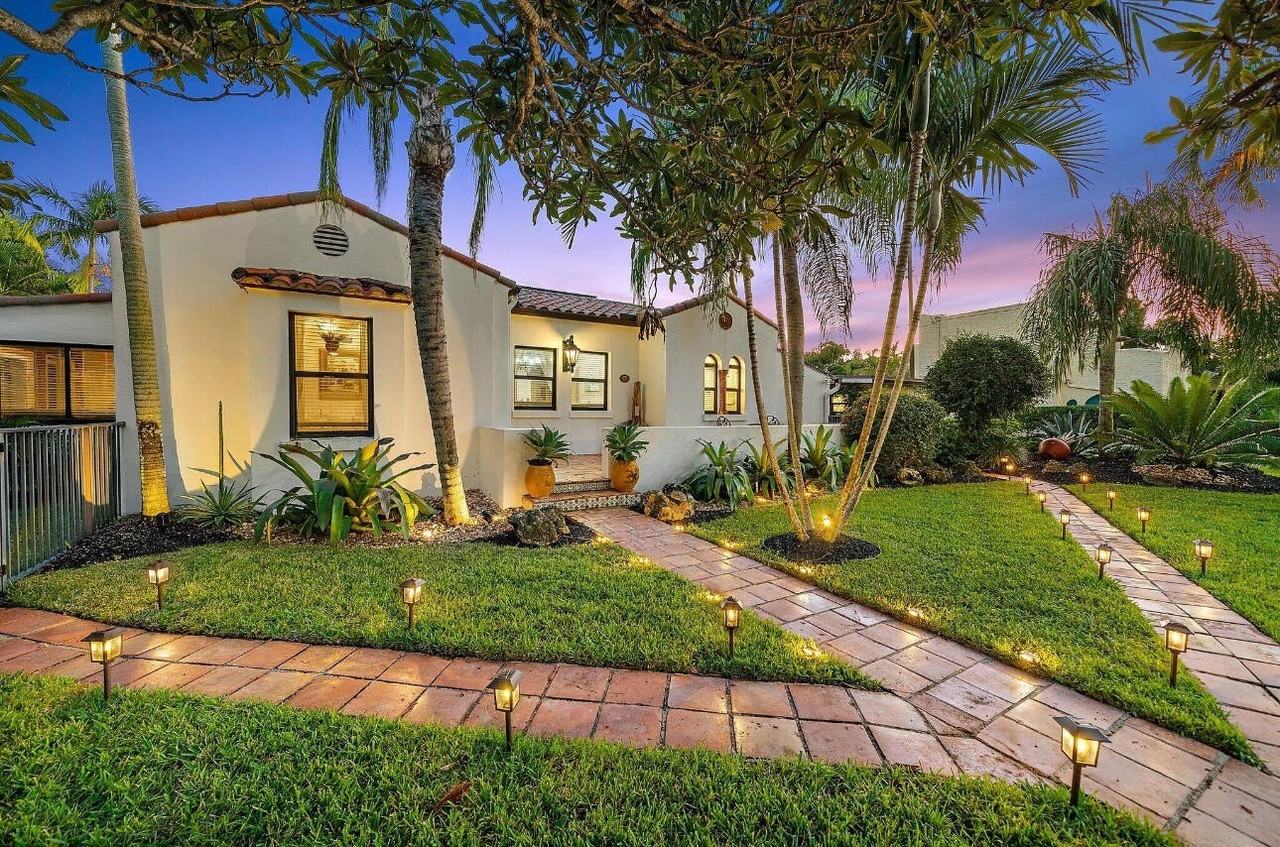 400 33rd St - Photo 3 of 50