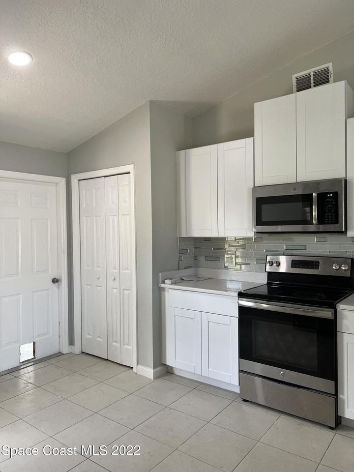 440 River Grove Ct - Photo 7 of 44