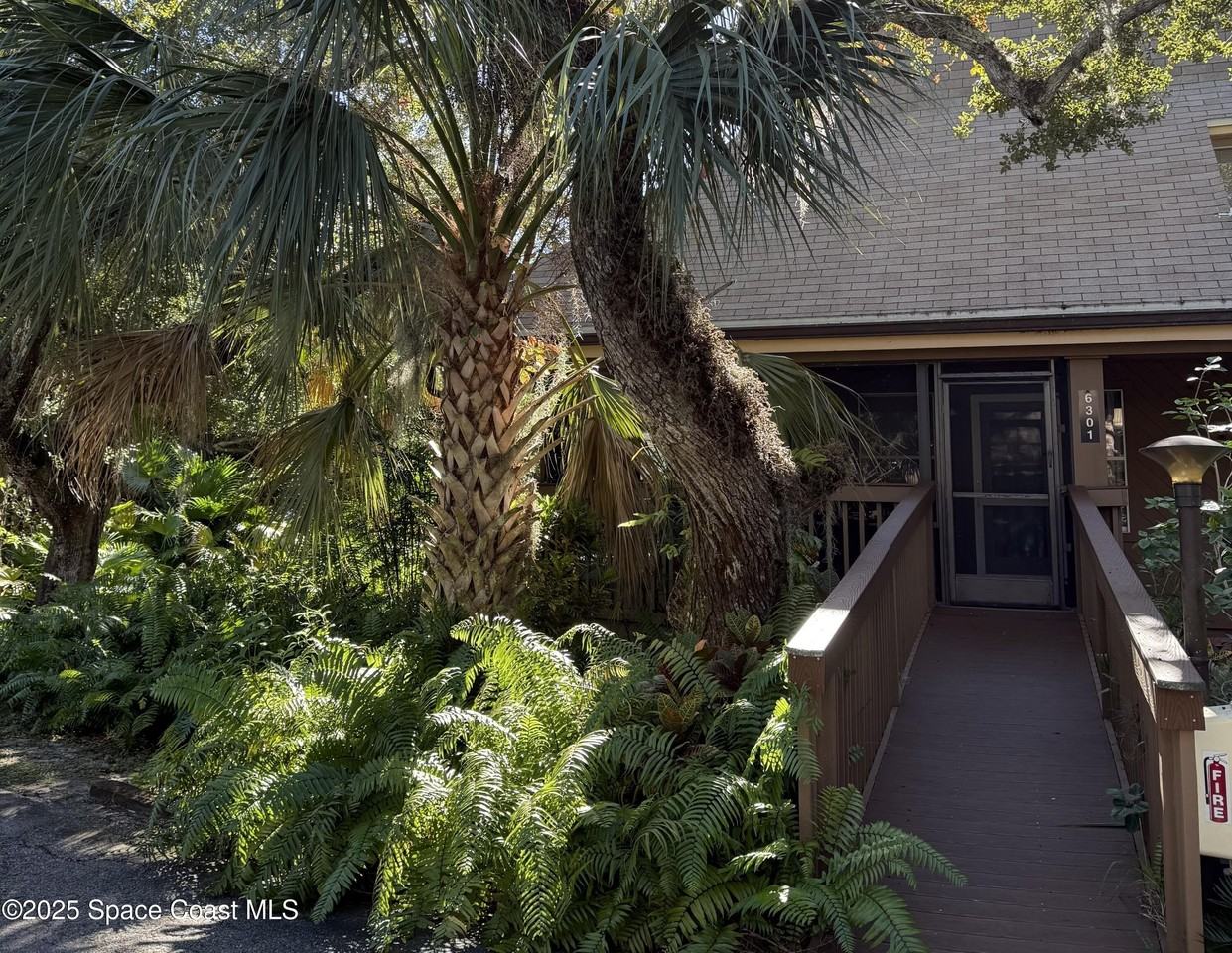 6301 Treetop Dr - Photo 2 of 24