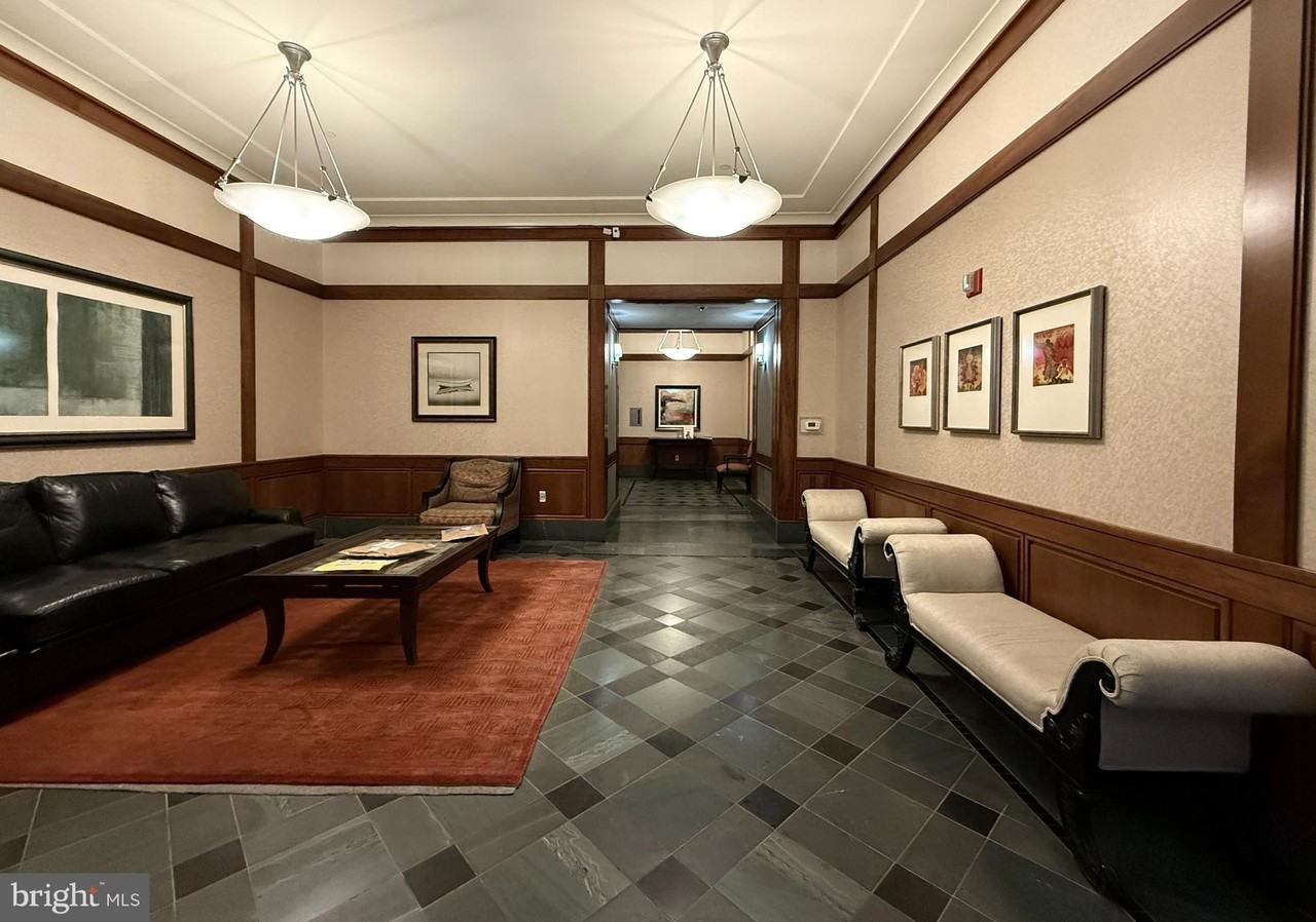 515 9th St Nw Apt 3e #3E - Photo 3 of 20