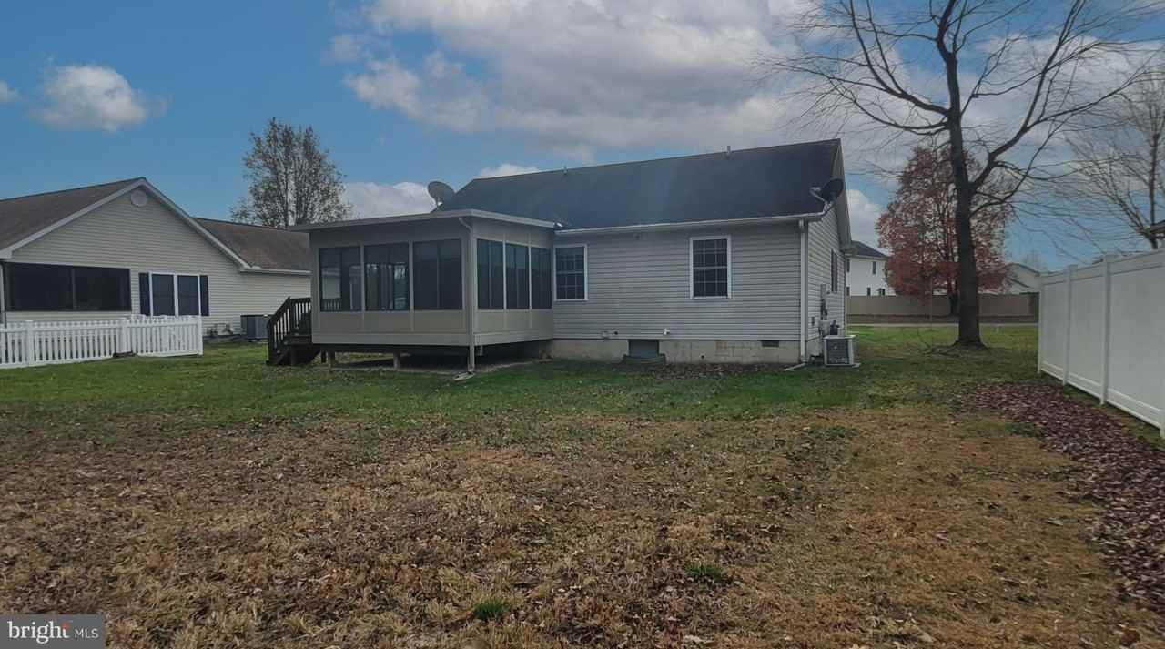 200 Evelyndale Dr - Photo 4 of 26