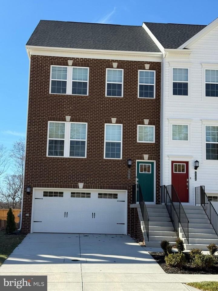 1722 Watercrossing Rd - Photo 2 of 31