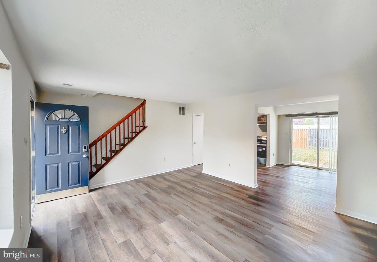 1021 Saint Michaels Dr - Photo 2 of 10