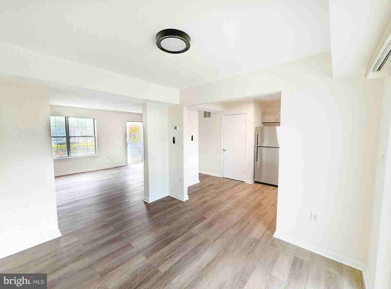 1021 Saint Michaels Dr - Photo 5 of 10