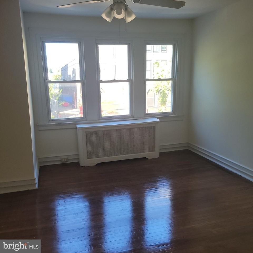 3927 North 17th Street - Photo 5 of 8