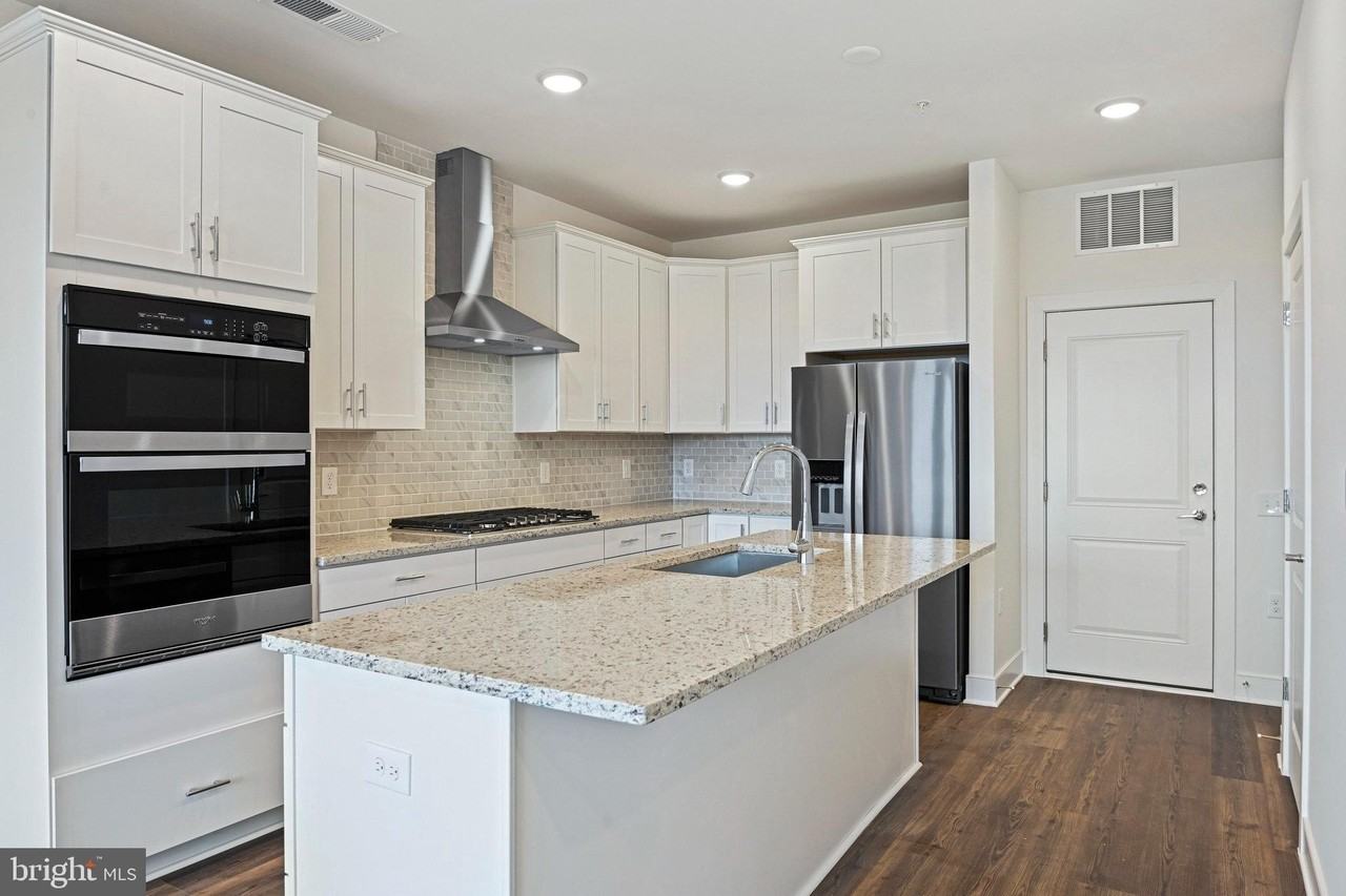 19872 Yellow Daisy Ter - Photo 6 of 43