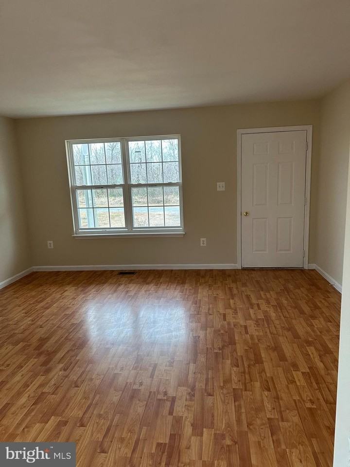 1110 Finchs Hill Rd - Photo 2 of 20