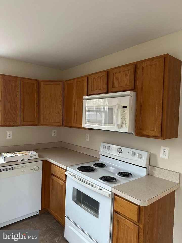 1110 Finchs Hill Rd - Photo 6 of 20