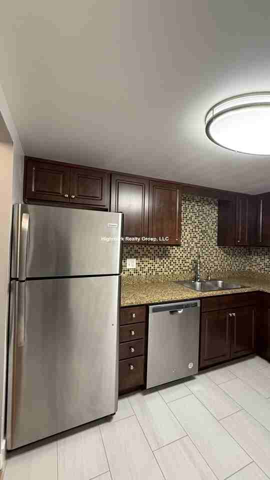 525 N Quentin Rd #304