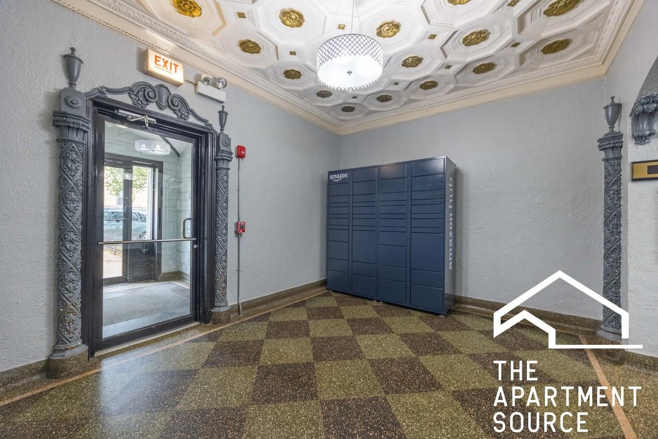 6930 North Greenview Avenue #509 - Photo 7 of 11