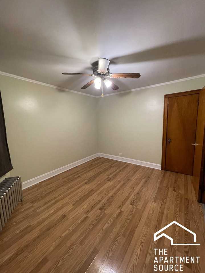 5143 South Rockwell Street #1 - Photo 7 of 13