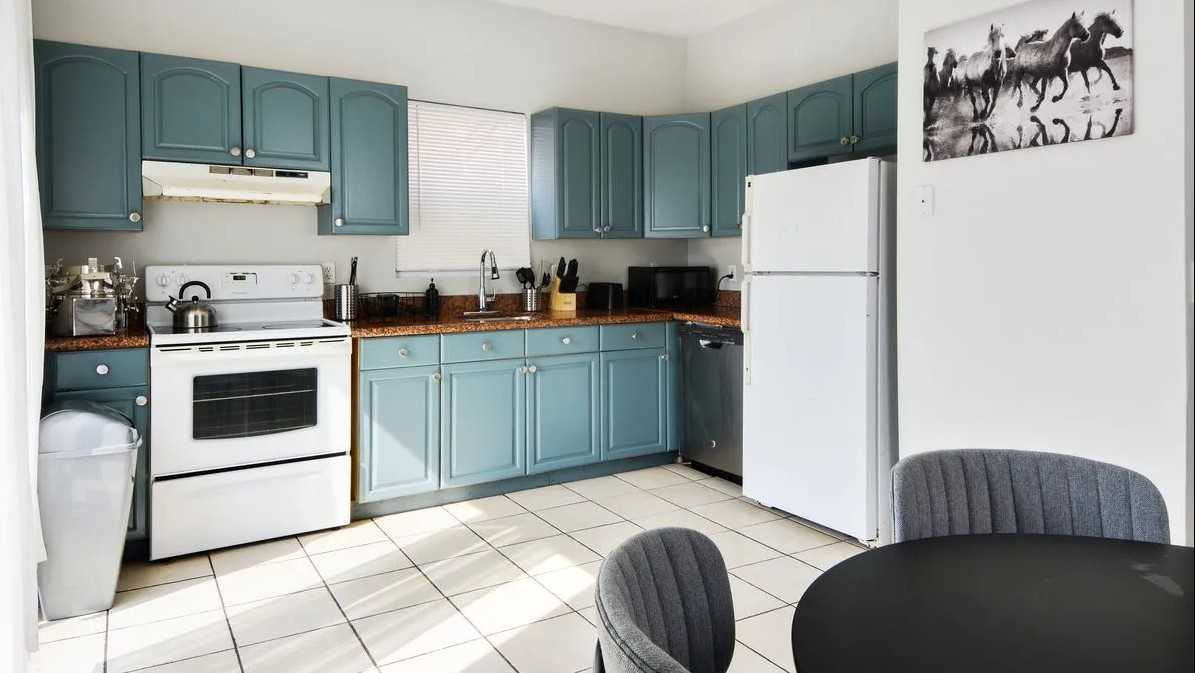 21 Highgate St #1 - Photo 6 of 10