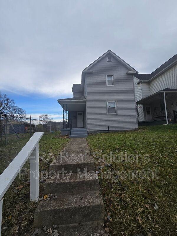 1535 Thomas Ave - Photo 2 of 24