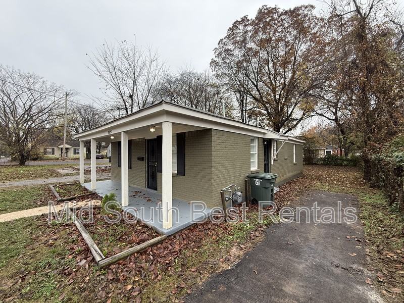 1925 Farrington Street - Photo 3 of 16