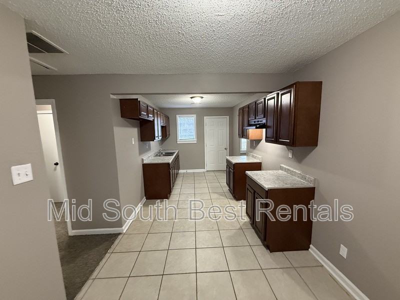 1925 Farrington Street - Photo 6 of 16