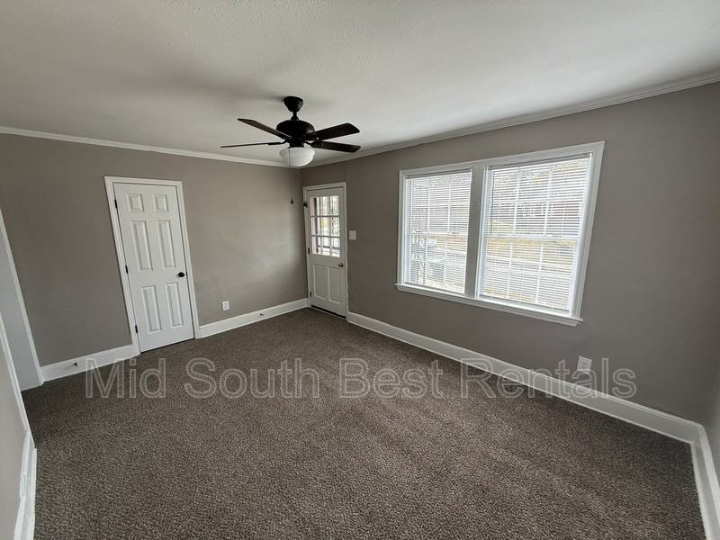 1328 Chadwick Circle - Photo 3 of 12