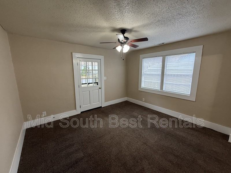 863 Kippley Street - Photo 2 of 12