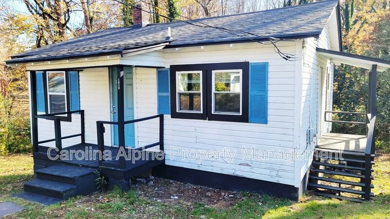 1018 Frederick St - Photo 2 of 10