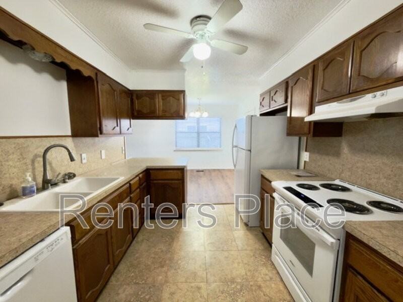 1907 E 66th Pl - Photo 2 of 23