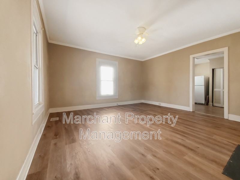 8 Pettee St - Photo 5 of 25