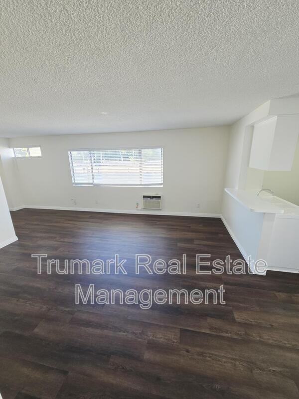 1005 E Garfield Ave #9 - Photo 3 of 26