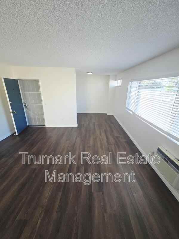 1005 E Garfield Ave #9 - Photo 4 of 26