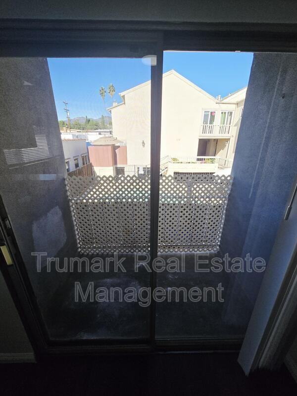 1005 E Garfield Ave #9 - Photo 5 of 26