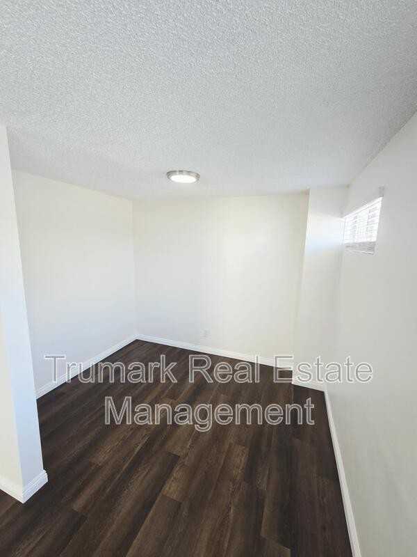 1005 E Garfield Ave #9 - Photo 7 of 26