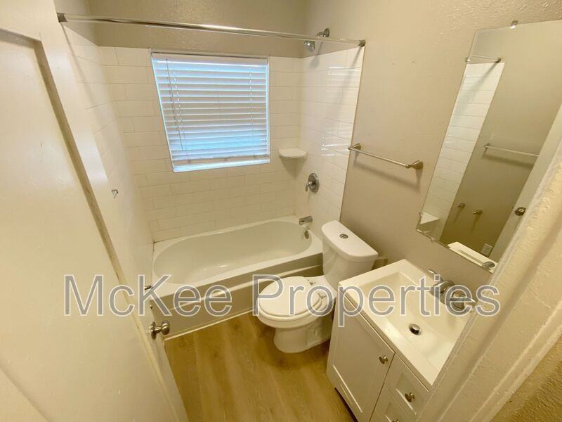 4175 Euclid Ave - Photo 4 of 8